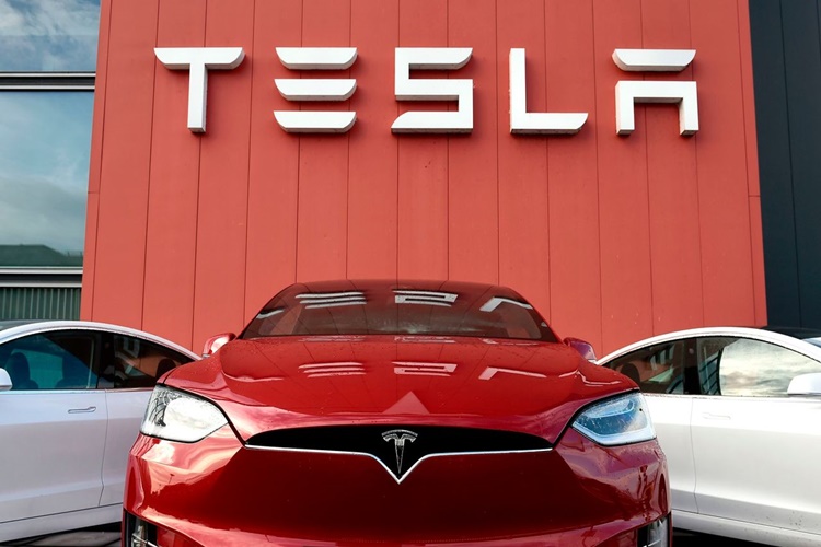 Tesla to Discontinue Accepting Bitcoin Payments Because Musk Says It's an Energy Hog